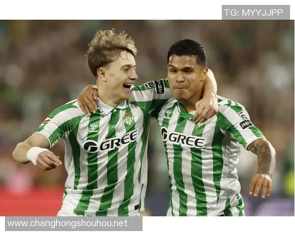 埃尔切主场挑战皇家社会展现保级决心与实力对抗 埃尔切主场挑战皇家社会展现保级决心与实力对抗