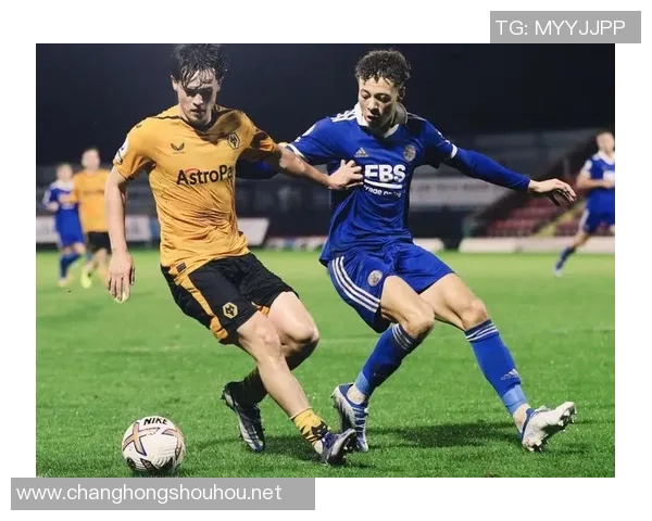 尼基巴特之子独中两元助索尔福德城逆转狼队U21精彩战役